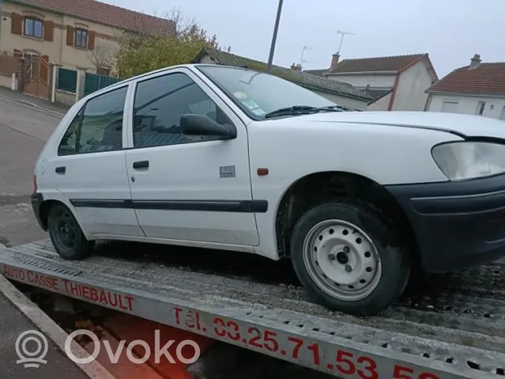 Peugeot 106 Szyba drzwi tylnych 920464