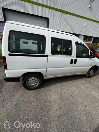 Peugeot Expert Takaoven lukon laukaisin 