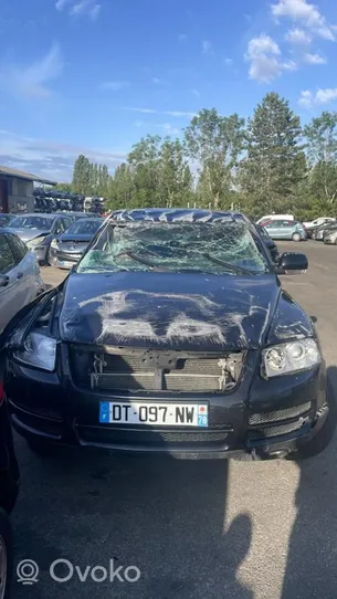 Volkswagen Touareg I Gumowa uszczelka drzwi przednich 7L0837911E