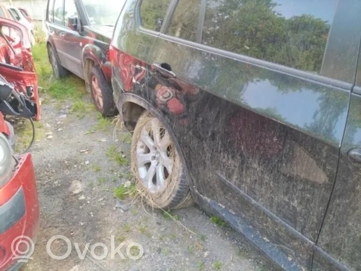 BMW X5 E70 Un ensemble de poignées pour le plafond 51166977700