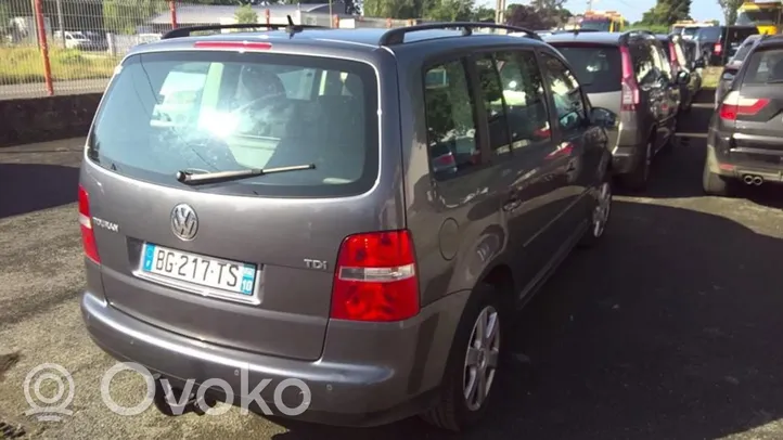 Volkswagen Touran I Etuistuimen turvavyö 1T1857706CRAA