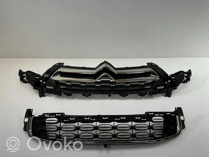 Citroen C4 II Maskownica / Grill / Atrapa górna chłodnicy 