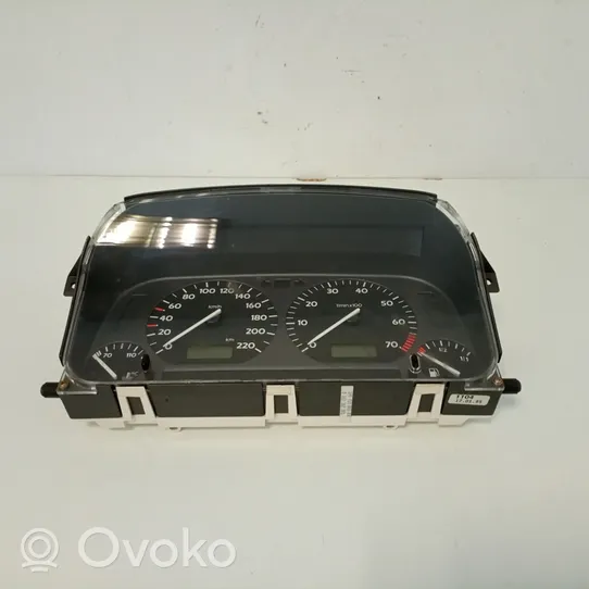 Volkswagen Golf III Compteur de vitesse tableau de bord 