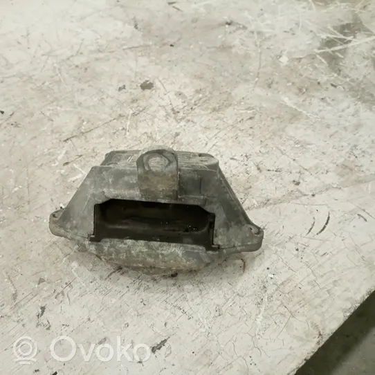 Chevrolet Orlando Engine mount bracket 