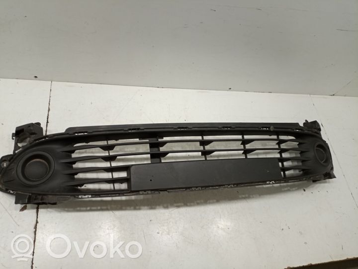 Renault Clio IV Atrapa chłodnicy / Grill 