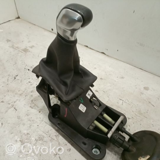 Peugeot 208 Palanca/selector de cambios 