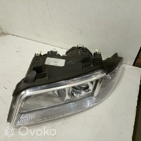 Audi A4 S4 B5 8D Lampa przednia 