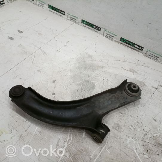 Renault Clio III Triangle bras de suspension supérieur arrière 