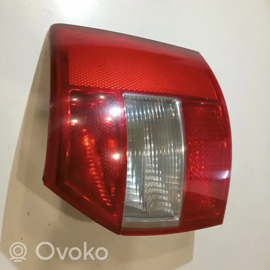 Audi A4 S4 B6 8E 8H Lampy tylnej klapy bagażnika 