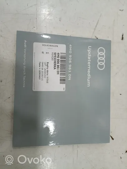 Audi Q7 4M Radija/ CD/DVD grotuvas/ navigacija 