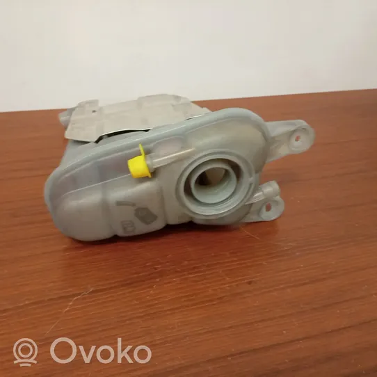 Audi A4 S4 B8 8K Vaso di espansione carburante 