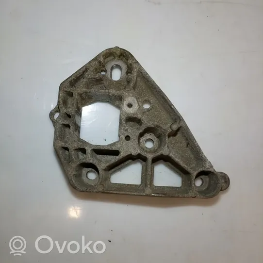 Renault Clio I Engine mount bracket 