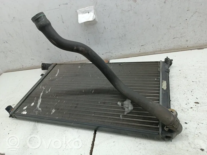 Peugeot 406 Radiateur de refroidissement 