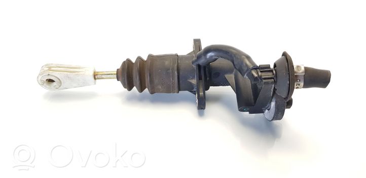 Volkswagen PASSAT B5 Główny cylinder sprzęgła 8E2721401