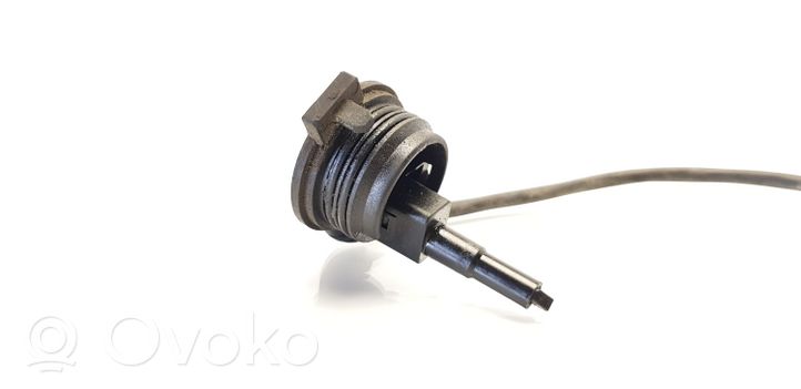 Volkswagen PASSAT B5 Atpakaļgaitas sensors ("vardīte") 012919823F