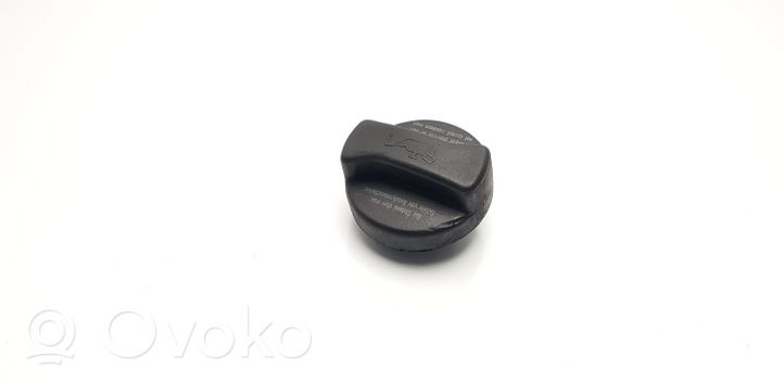 Audi A4 S4 B5 8D Tappo carico dell’olio 026103485