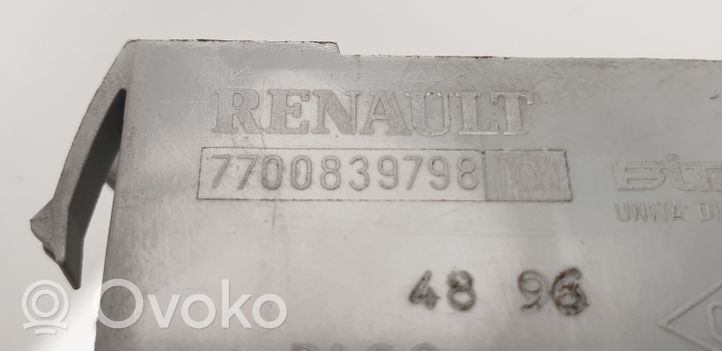 Renault Scenic I Keleivio oro pagalvės jungtukas 7700839798C