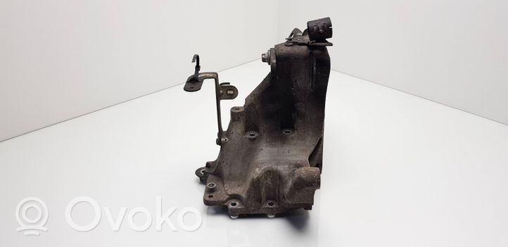 Opel Vectra C Polttoainepumpun kiinnike 55196092