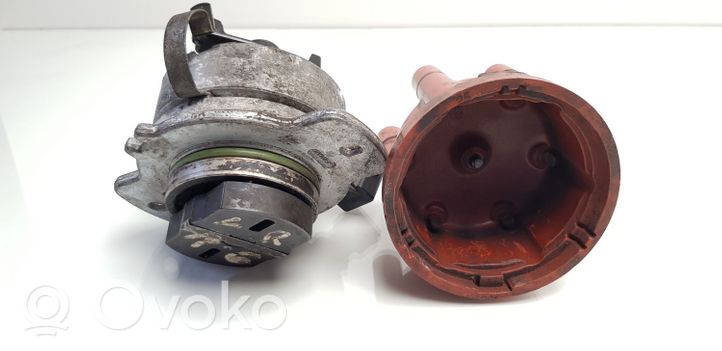 Volkswagen PASSAT B3 Spark distributor 021905205AF