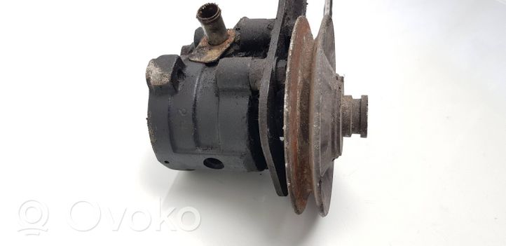 Renault Espace I Power steering pump 7846075