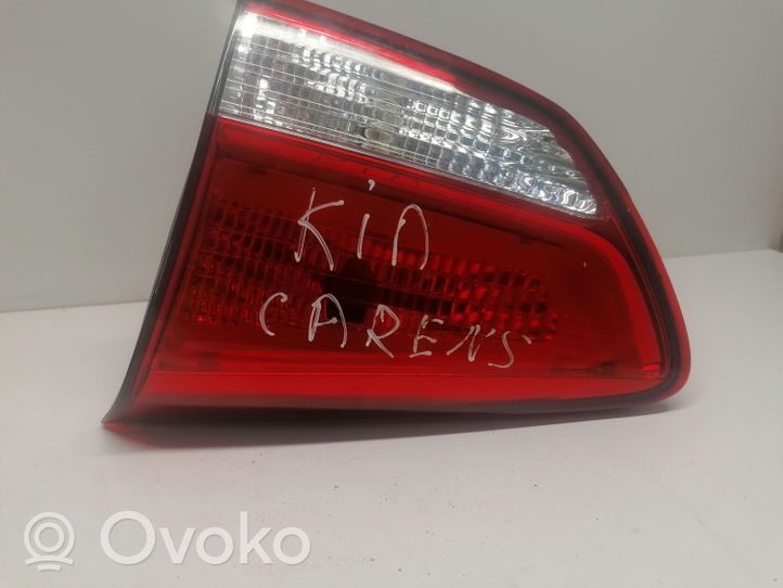 KIA Carens II Lampy tylnej klapy bagażnika 