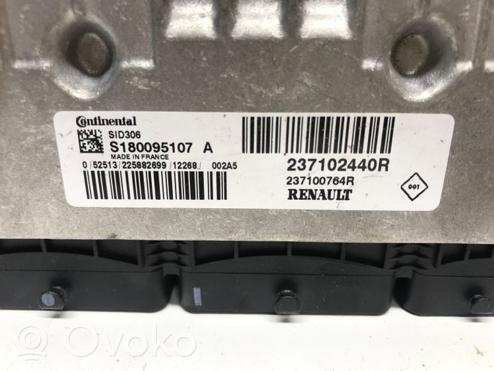 Dacia Duster Sterownik / Moduł ECU S180095107A