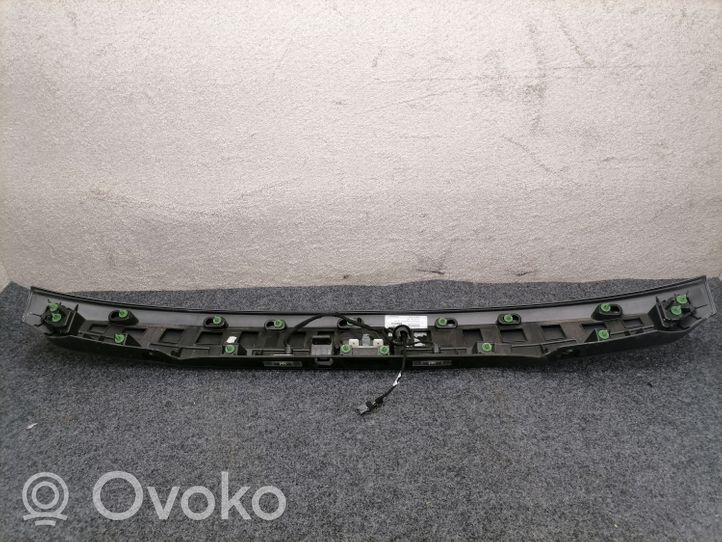 BMW 6 G32 Gran Turismo Listwa oświetlenie tylnej tablicy rejestracyjnej 7467380