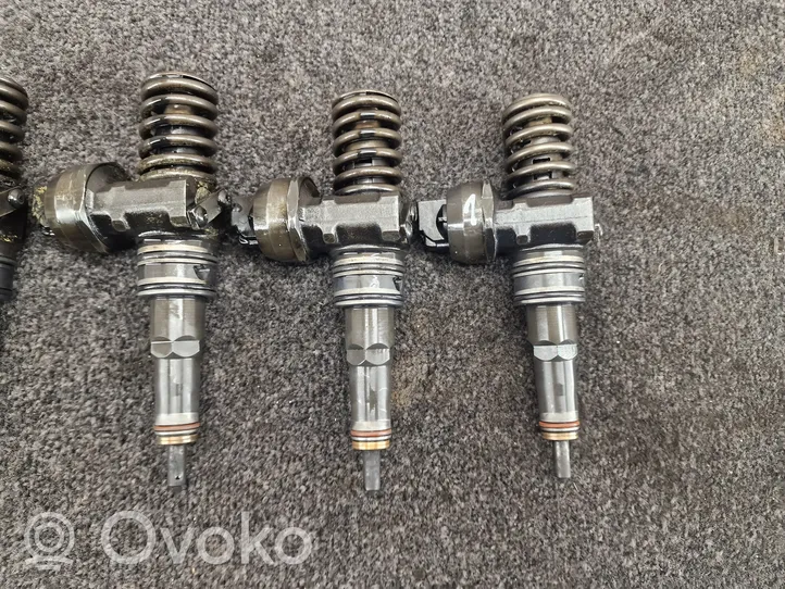 Audi A4 S4 B6 8E 8H Sprauslu komplekts 038130073AN