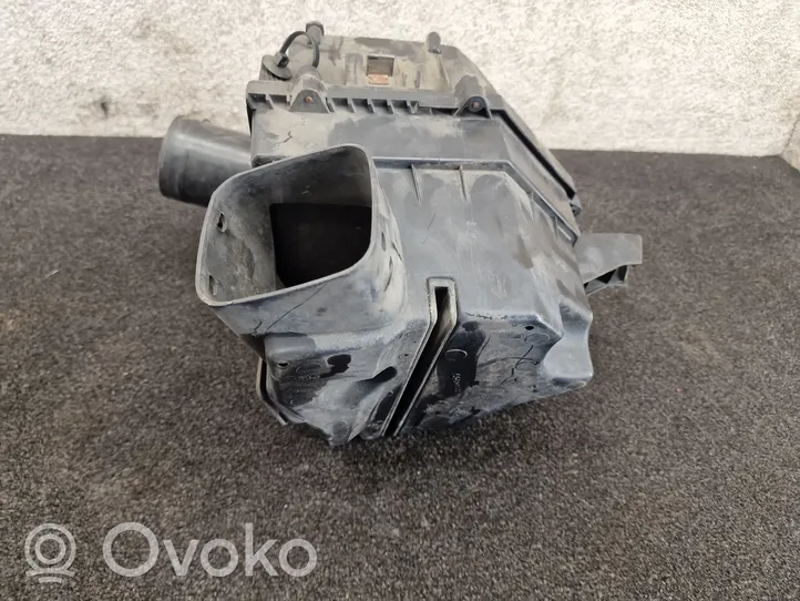 Volvo XC90 Air filter box 30680290