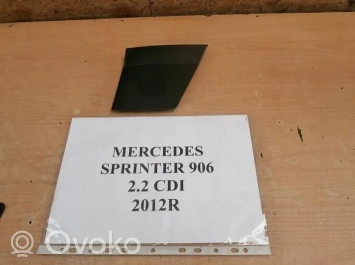 Mercedes-Benz Sprinter W906 Grilles, couvercle de haut-parleur porte arrière 