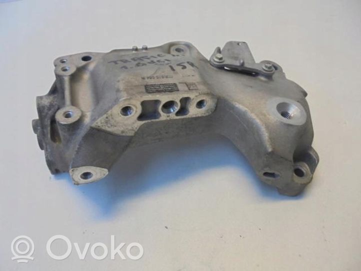 Opel Vivaro Engine mounting bracket 