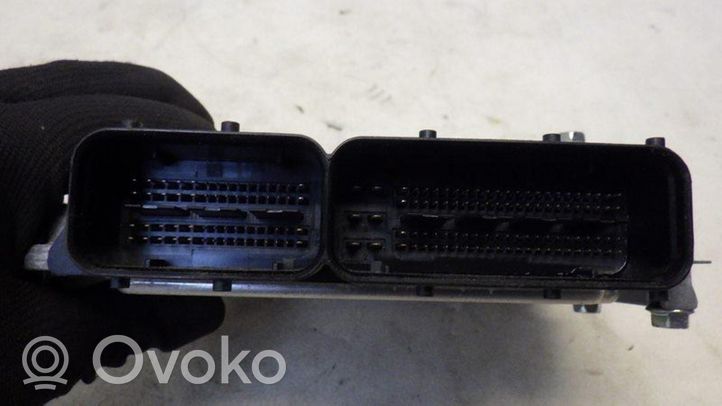 Suzuki Swift Komputer / Sterownik ECU silnika 0261S16438