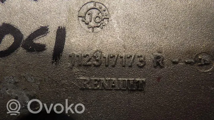 Renault Scenic IV - Grand scenic IV Moottorin kiinnikekorvake (käytetyt) 112317173R