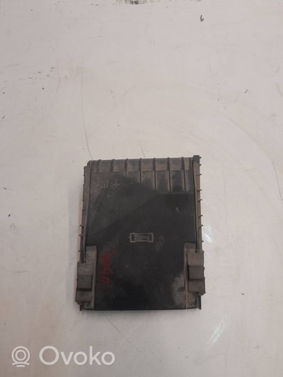 Volkswagen Caddy Fuse box cover 1K0937132G