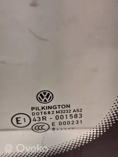 Volkswagen Caddy Szyba karoseryjna tylna E000231