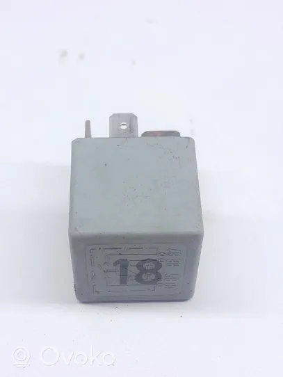 Volkswagen Golf III Other relay 191937503