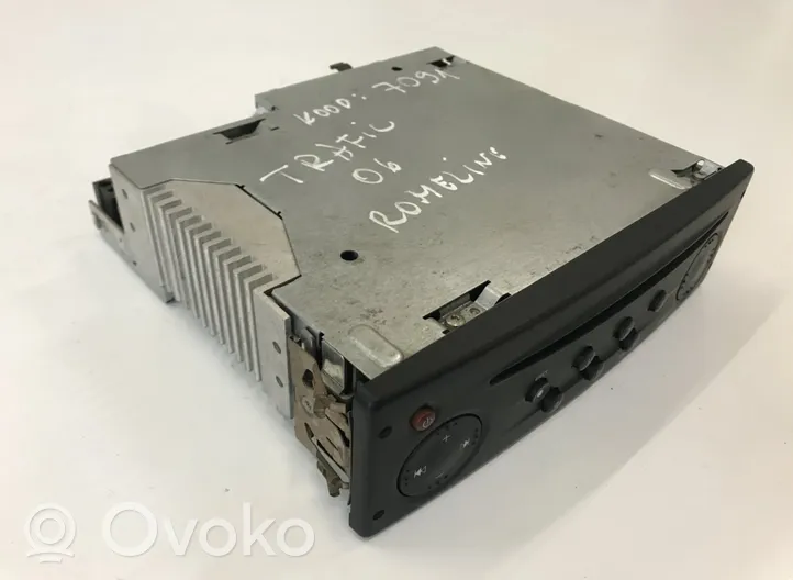 Renault Trafic II (X83) Radio/CD/DVD/GPS-pääyksikkö 8200354522