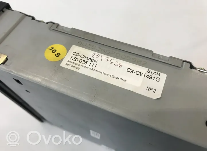 Skoda Octavia Mk2 (1Z) CD/DVD-vaihdin 1Z0035111