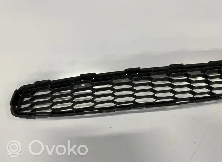 Nissan Leaf I (ZE0) Grille inférieure de pare-chocs avant 62256-3NA5A