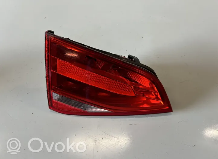 Audi A4 S4 B8 8K Lampy tylnej klapy bagażnika 8K5945093D