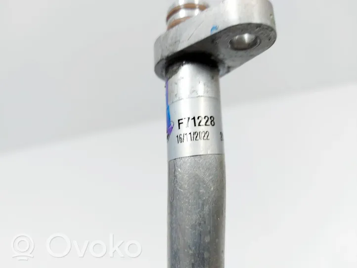 Opel Mokka B Ilmastointilaitteen putki (A/C) F71228