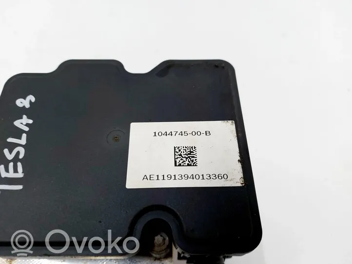 Tesla Model 3 Pompe ABS 1044745-00-B