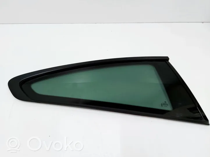 BMW 4 F32 F33 Rear vent window glass 7433350