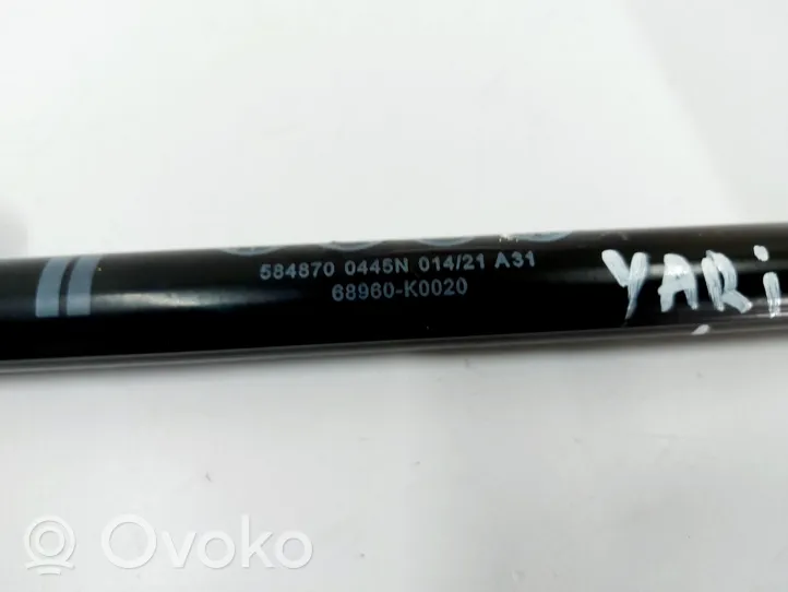 Toyota Yaris XP210 Puntone del portellone posteriore 68960-K0020