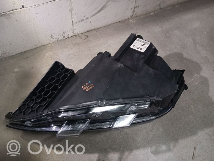 Chevrolet Volt II Передняя фара F00HTG700215