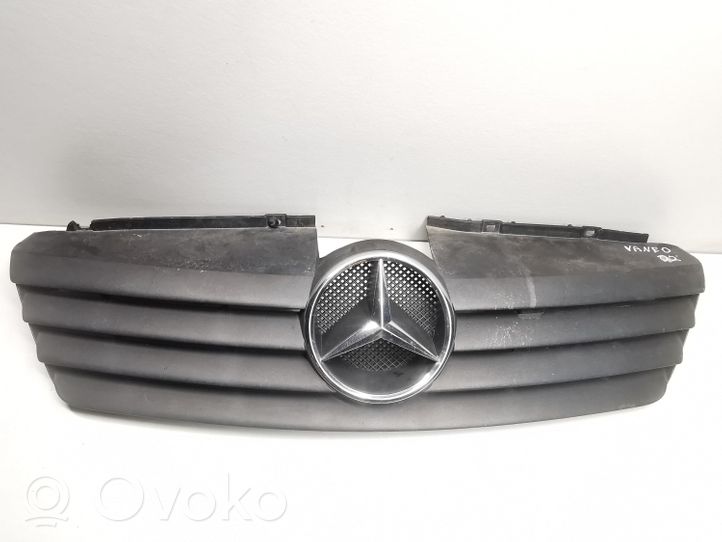 Mercedes-Benz Vaneo W414 Etupuskurin ylempi jäähdytinsäleikkö A4148800085