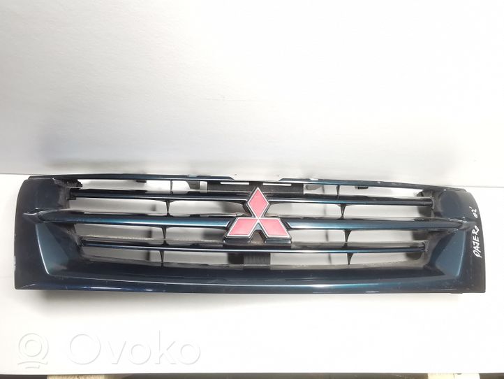 Mitsubishi Pajero Griglia superiore del radiatore paraurti anteriore MR38798182