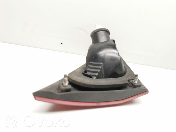 Mitsubishi Colt Lampy tylnej klapy bagażnika 105624