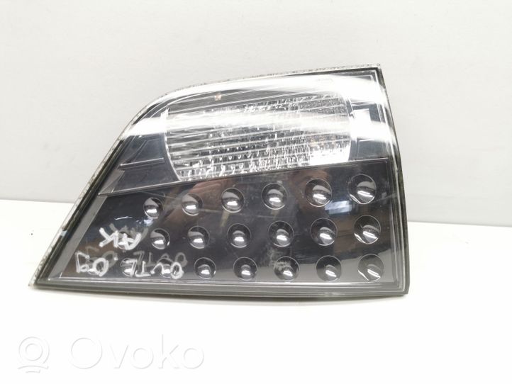 Mitsubishi Outlander Lampy tylnej klapy bagażnika 1146356L