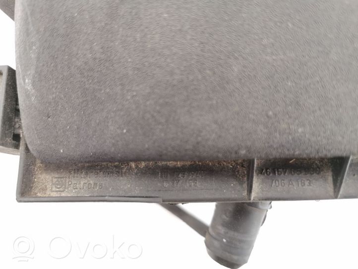 Audi TT Mk1 Oro filtro dėžė 4615785930